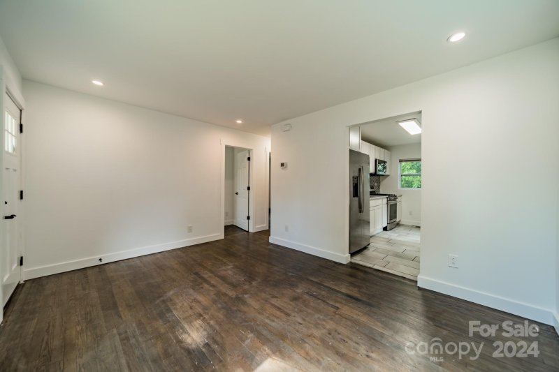 Property image 3 at 616 Chicago Avenue, Charlotte, NC 28203
