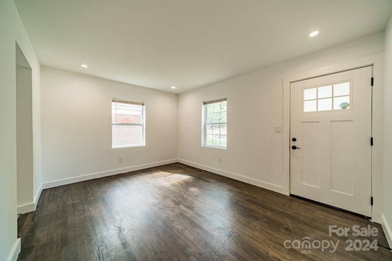 Property image 5 at 616 Chicago Avenue, Charlotte, NC 28203