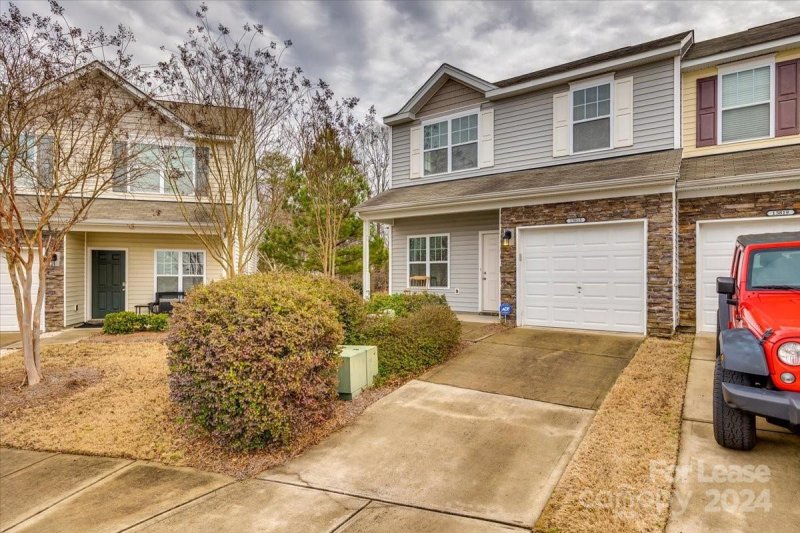 13815 Singleleaf Lane