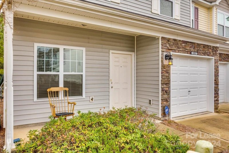 Property image 3 at 13815 Singleleaf Lane, Charlotte, NC 28278