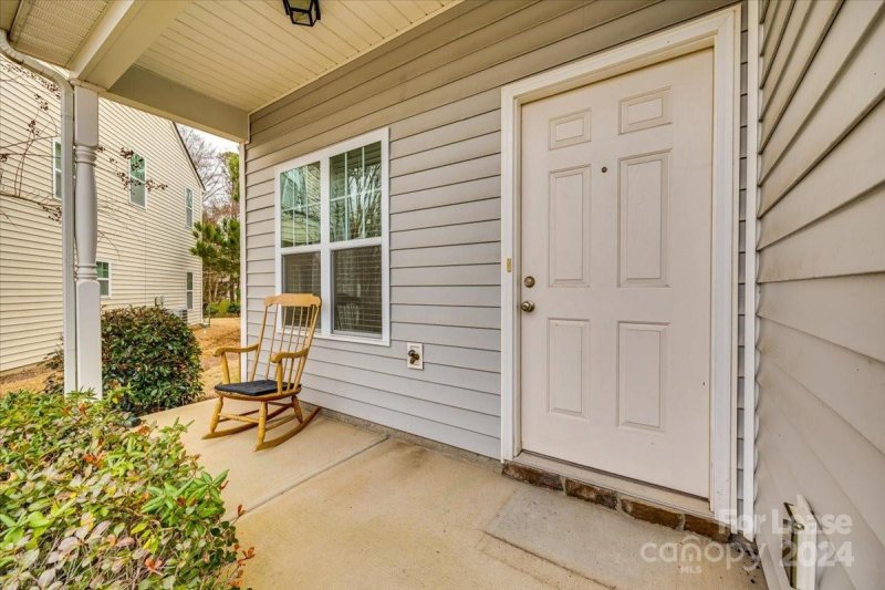 Property image 4 at 13815 Singleleaf Lane, Charlotte, NC 28278