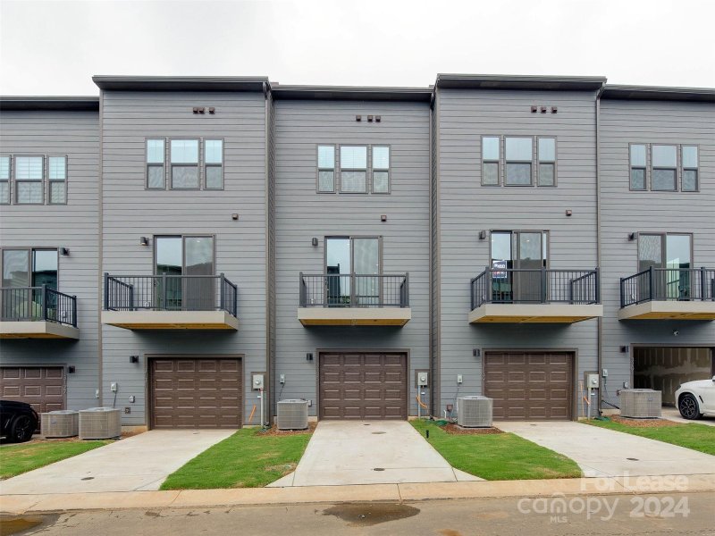 Property image 3 at 3135 Coquina Lane, Charlotte, NC 28206