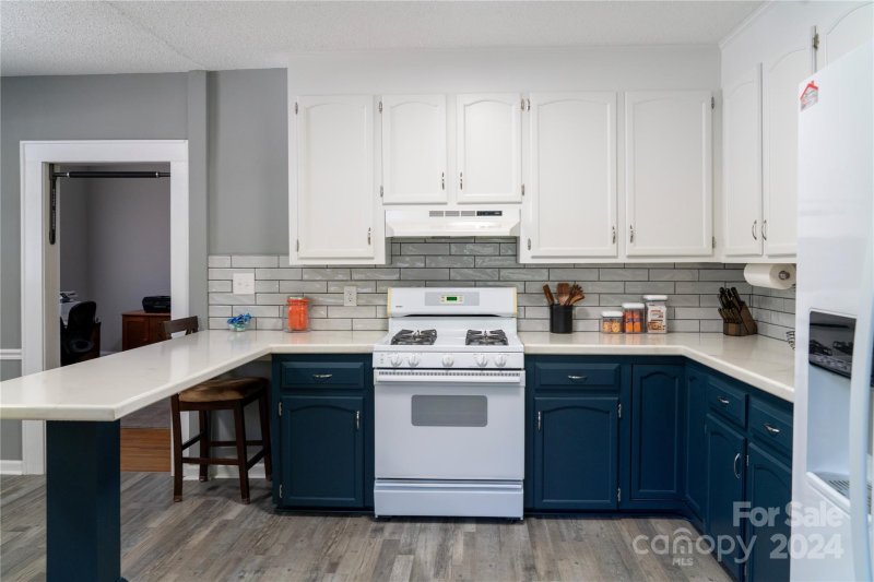 Property image 2 at 406 W 6th Avenue, Gastonia, NC 28052