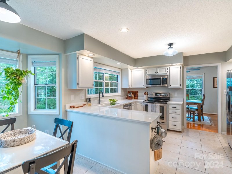 Property image 4 at 27 St Andrews Drive, Etowah, NC 28729