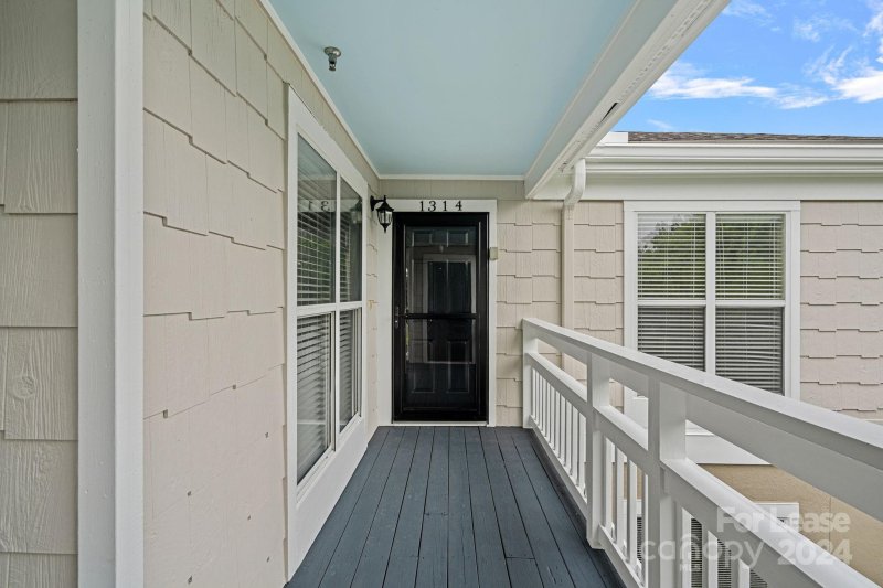 Property image 2 at 1314 Torrence Circle, Davidson, NC 28036