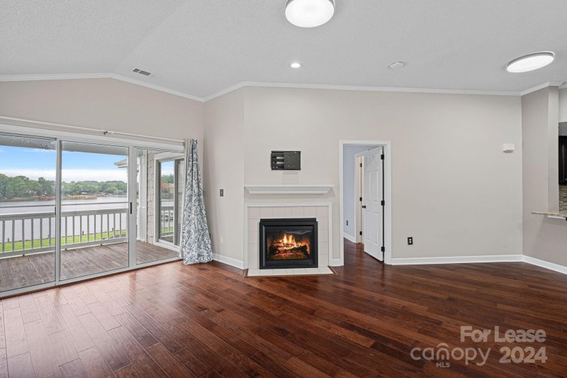 Property image 3 at 1314 Torrence Circle, Davidson, NC 28036