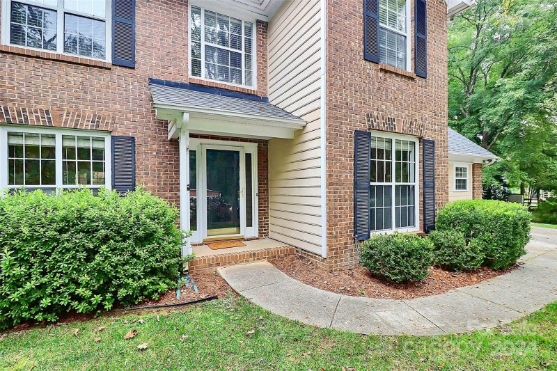 Property image 2 at 2041 Swaim Drive, Matthews, NC 28105