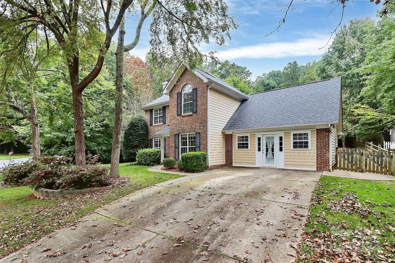 Property image 4 at 2041 Swaim Drive, Matthews, NC 28105