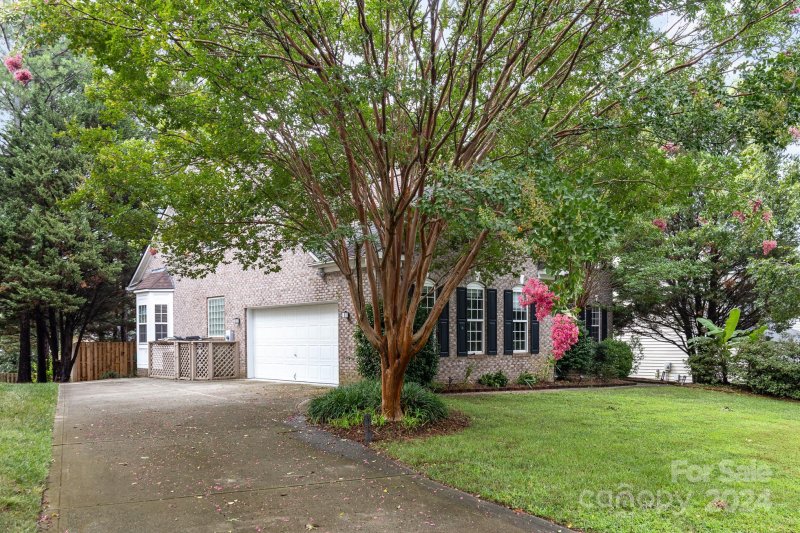 Property image 2 at 15547 Donnington Drive, Charlotte, NC 28277