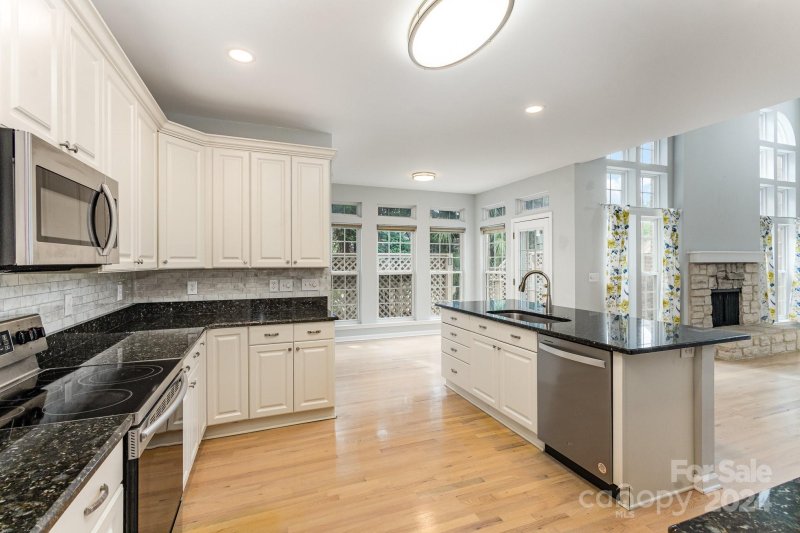 Property image 3 at 15547 Donnington Drive, Charlotte, NC 28277