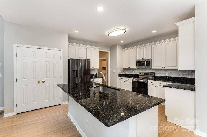 Property image 5 at 15547 Donnington Drive, Charlotte, NC 28277