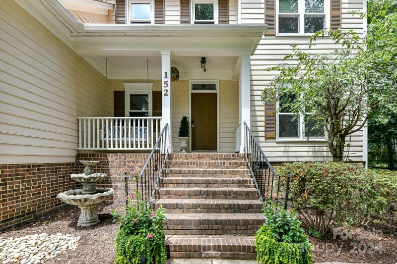 Property image 4 at 152 Southhaven Drive, Mooresville, NC 28117