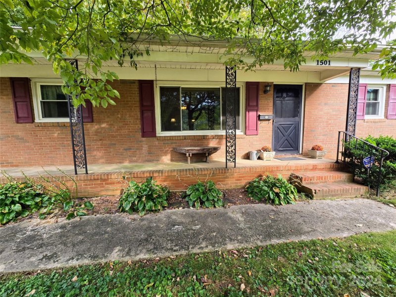 Property image 3 at 1501 Lakedell Drive, Charlotte, NC 28215