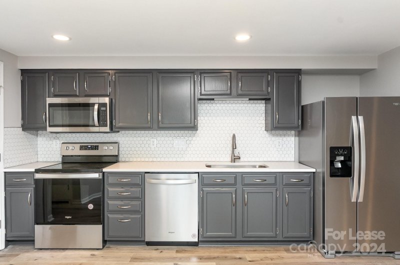 Property image 2 at 1645 Arlyn Circle, Charlotte, NC 28213