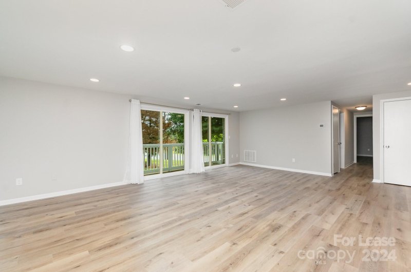 Property image 4 at 1645 Arlyn Circle, Charlotte, NC 28213