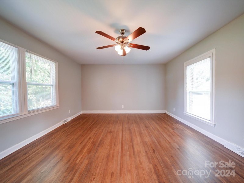 Property image 4 at 5713 Barrington Drive, Charlotte, NC 28215