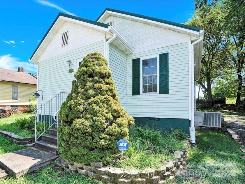 Property image 2 at 141 14th Street, Hickory, NC 28602