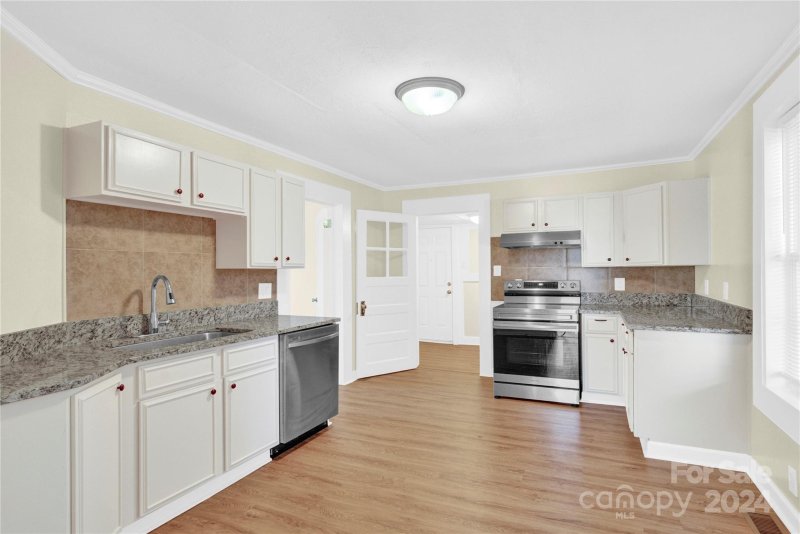 Property image 4 at 141 14th Street, Hickory, NC 28602