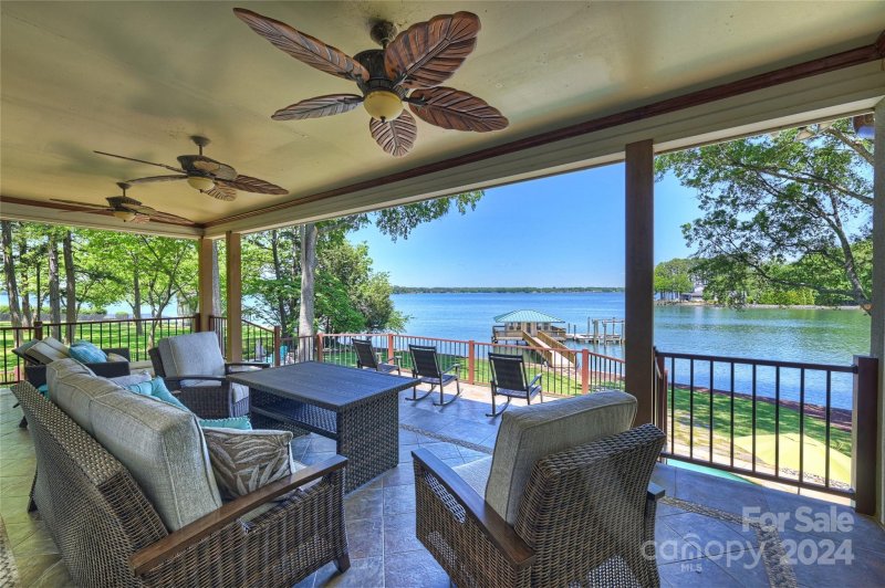 Property image 2 at 304 Lakeshore Drive, Mooresville, NC 28117