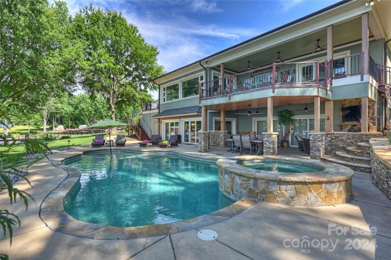 Property image 4 at 304 Lakeshore Drive, Mooresville, NC 28117