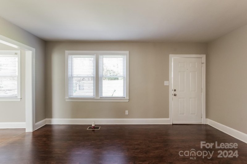 Property image 4 at 2446 Columbus Circle, Charlotte, NC 28208