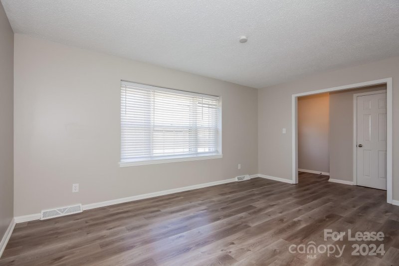 Property image 4 at 7031 Pawtuckett Road, Charlotte, NC 28214