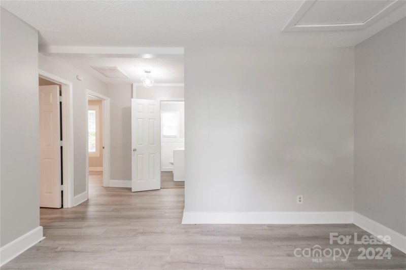Property image 3 at 2517 Hemphill Street, Charlotte, NC 28208