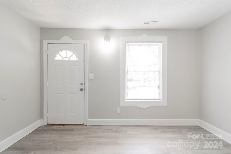 Property image 5 at 2517 Hemphill Street, Charlotte, NC 28208