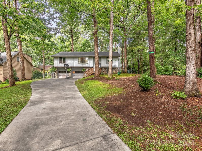 Property image 2 at 20 S Wildwood Lane, Fletcher, NC 28732