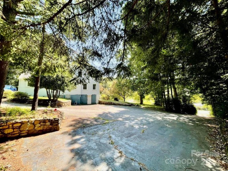 Property image 5 at 699 Old Us 70 Highway, Black Mountain, NC 28711