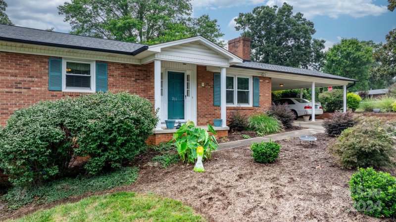 Property image 2 at 266 Northwest Road, Hickory, NC 28601