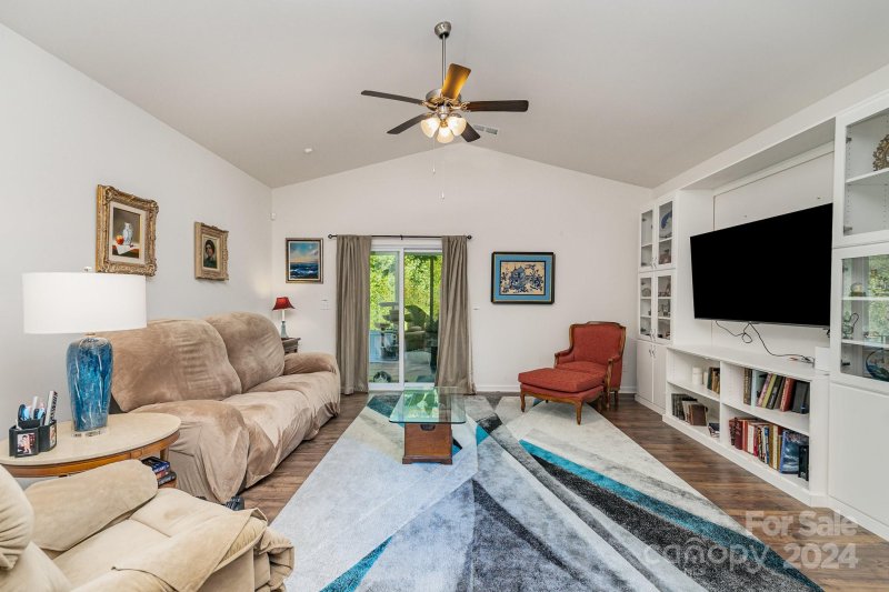 Property image 4 at 7407 Larwill Lane, Charlotte, NC 28216