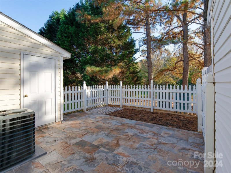 Property image 4 at 2960 Mayer House Court, Charlotte, NC 28214