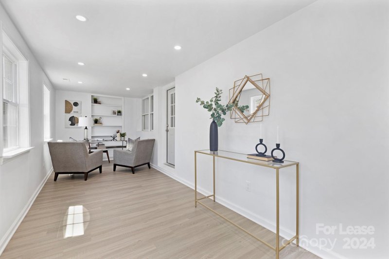 Property image 2 at 2638 Columbus Circle, Charlotte, NC 28208