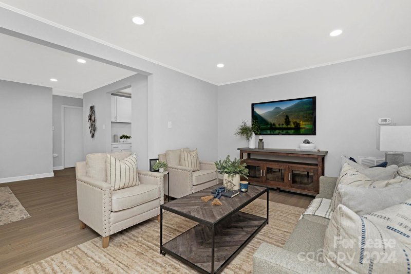 Property image 3 at 2638 Columbus Circle, Charlotte, NC 28208