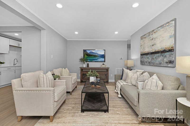 Property image 4 at 2638 Columbus Circle, Charlotte, NC 28208