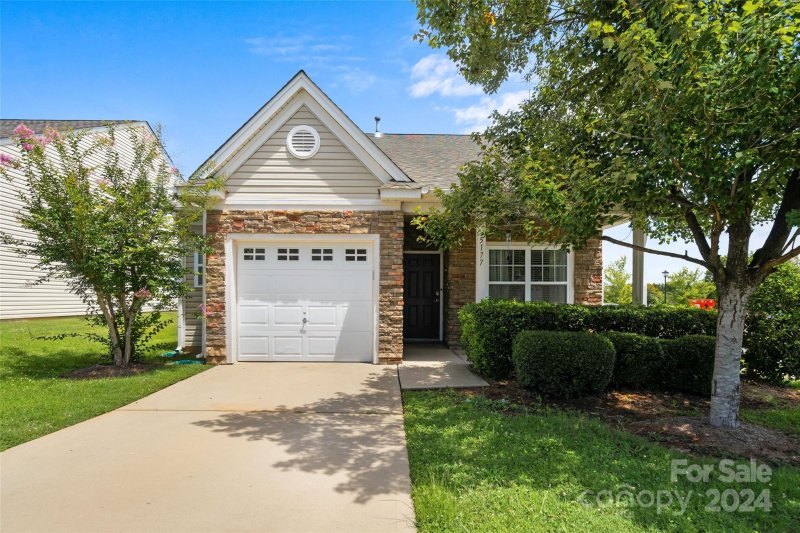 Property image 3 at 5177 Crystal Lakes Drive, Rock Hill, SC 29732