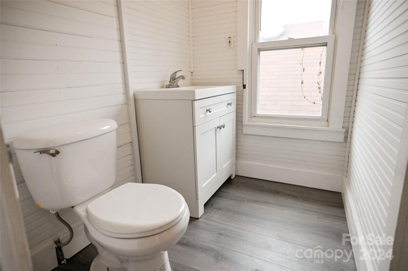 Property image 4 at 356 Oakview Park Road, Asheville, NC 28803