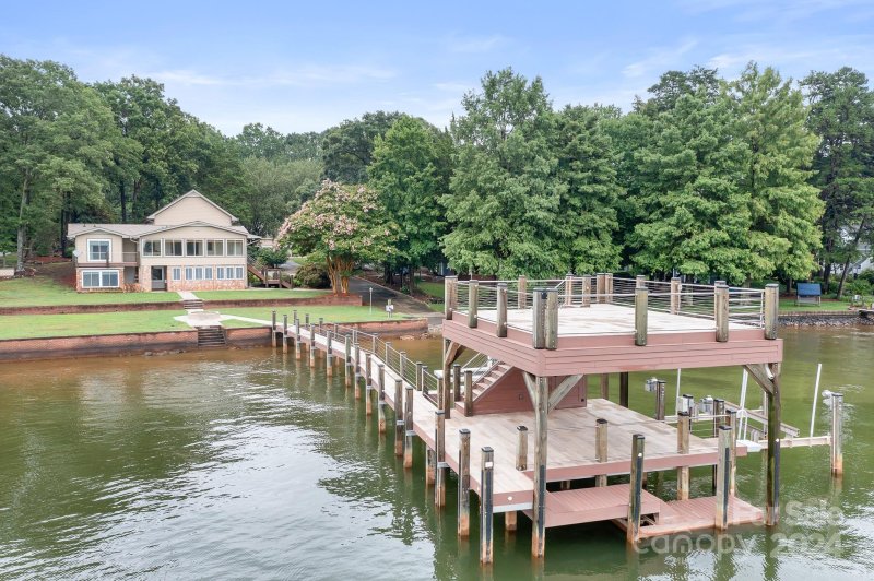 Property image 4 at 184 Lakeshore Drive, Mooresville, NC 28117