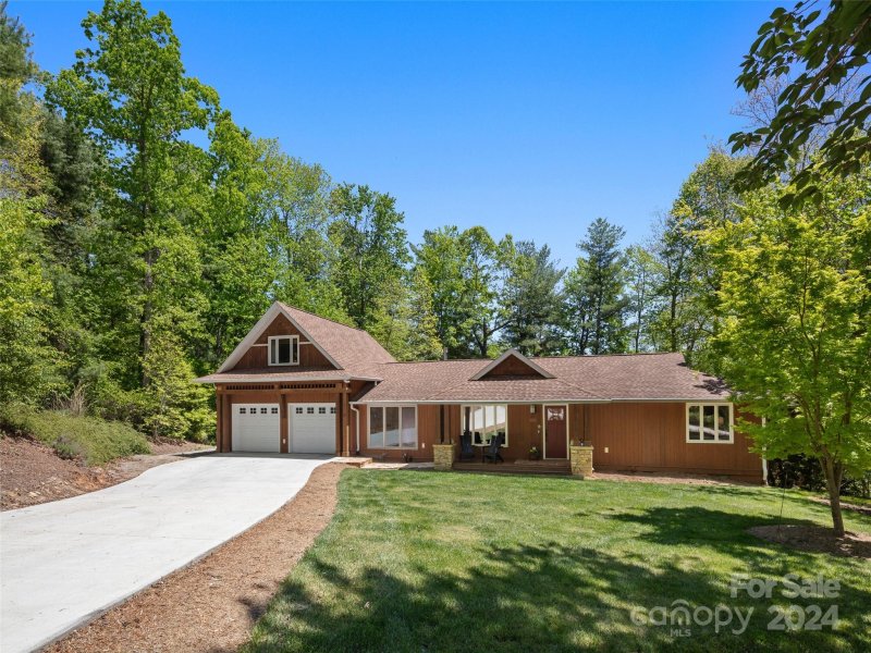 Property image 2 at 376 Whispering Woods Drive, Saluda, NC 28773
