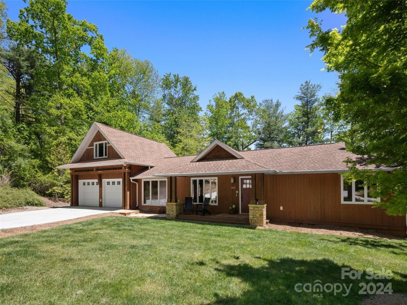 Property image 3 at 376 Whispering Woods Drive, Saluda, NC 28773