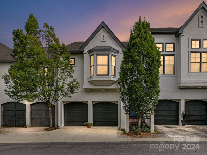 Property image 2 at 130 Wendover Heights Circle, Charlotte, NC 28211