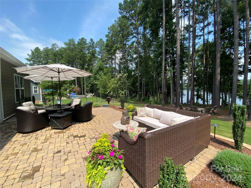 Property image 2 at 369 Picasso Trail, Mount Holly, NC 28120