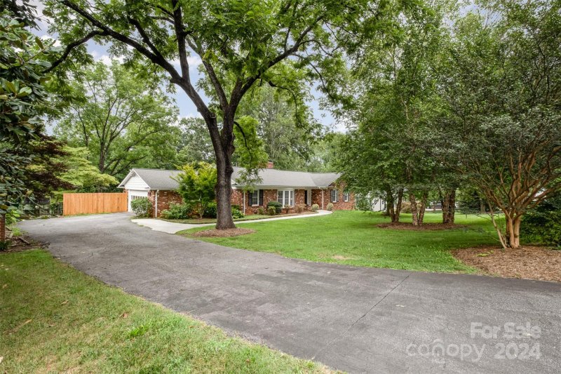 Property image 3 at 82 36th Avenue, Hickory, NC 28601