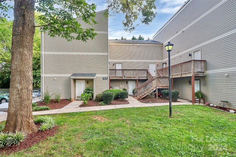 Property image 2 at 1635 Merry Oaks Road, Charlotte, NC 28205