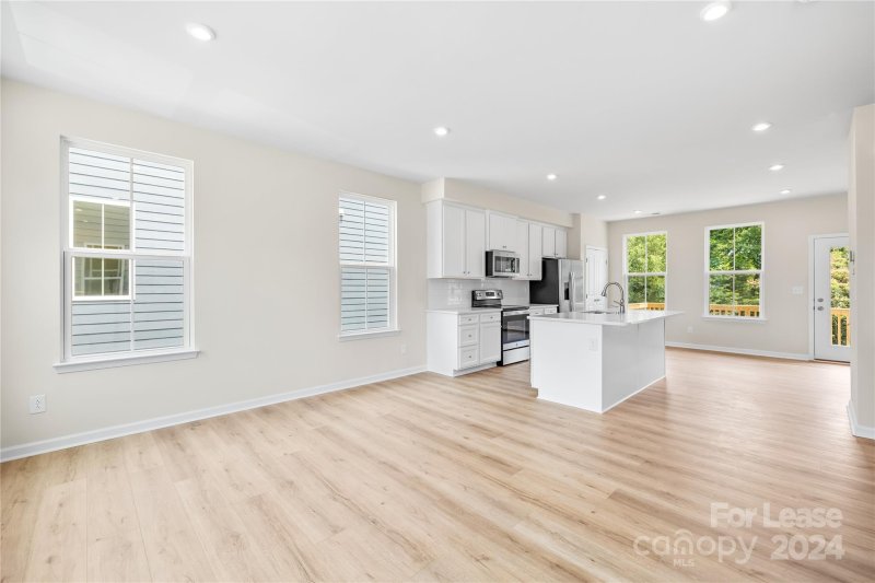 Property image 2 at 3322 Beeler Lane, Charlotte, NC 28208