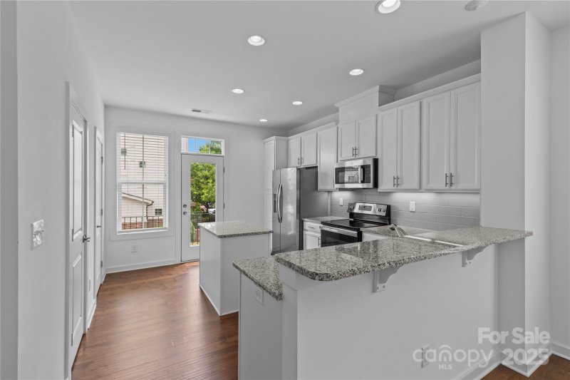 Property image 5 at 808 Seigle Point Drive, Charlotte, NC 28204