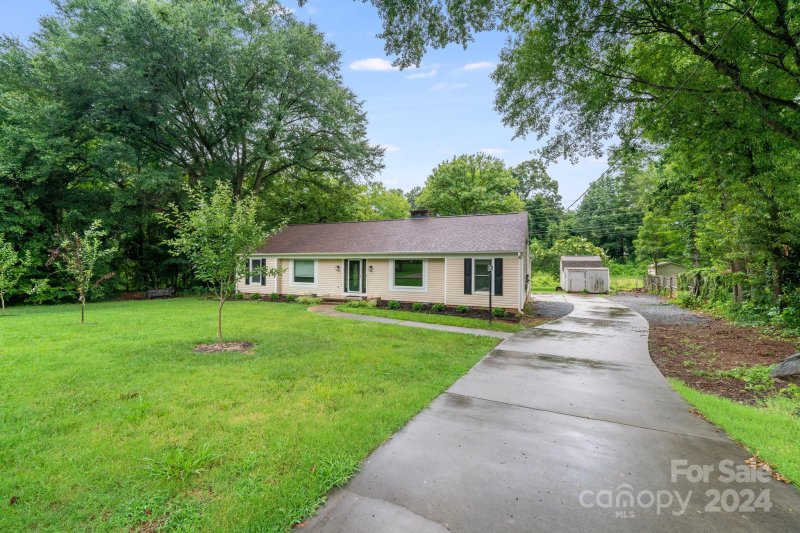 Property image 2 at 2039 Linda Street, Gastonia, NC 28054