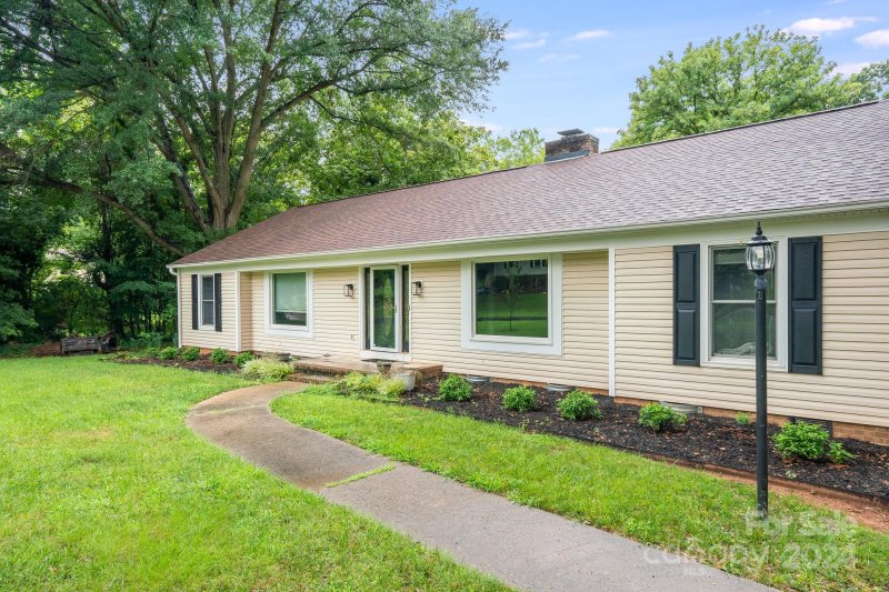 Property image 4 at 2039 Linda Street, Gastonia, NC 28054