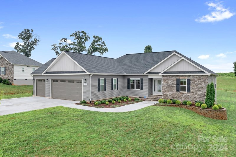 Property image 4 at 171 Castle Pines Lane, Statesville, NC 28625